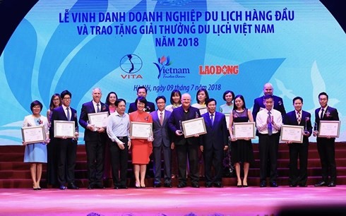 le vinh danh va trao tang giai thuong du lich viet nam nam 2018